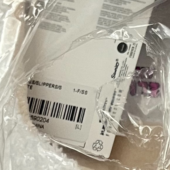 Hello Kitty Valentine Plush House sleepers. Size L - Picture 5 of 7